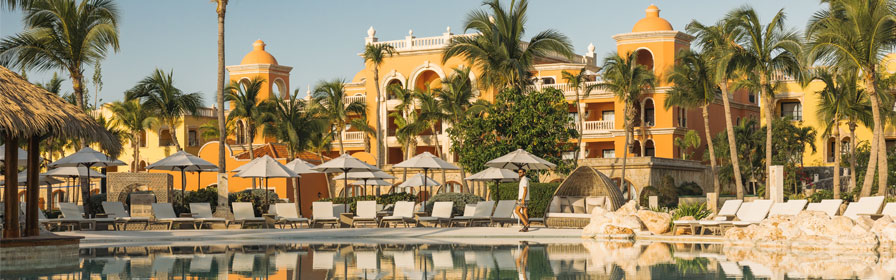 Vue de la piscine et du Sanctuary Cap Cana, un hôtel tout inclus Luxury Collection pour adultes seulement