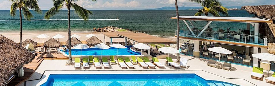 Pool at Villa Premiere Hotel & Romantic Getaway